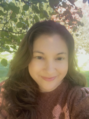 StephanieHensonHeadshot 2023-08-15 at 7.58.15 AM